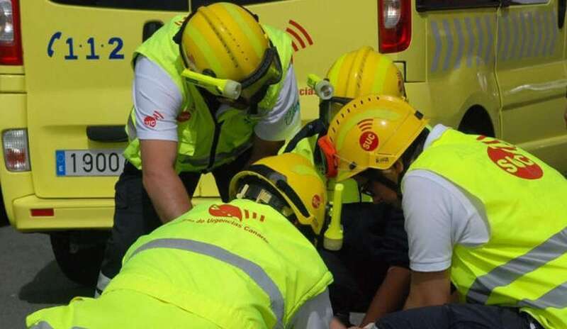 Asistencia al herido, en un accidente de un patinete/TA.